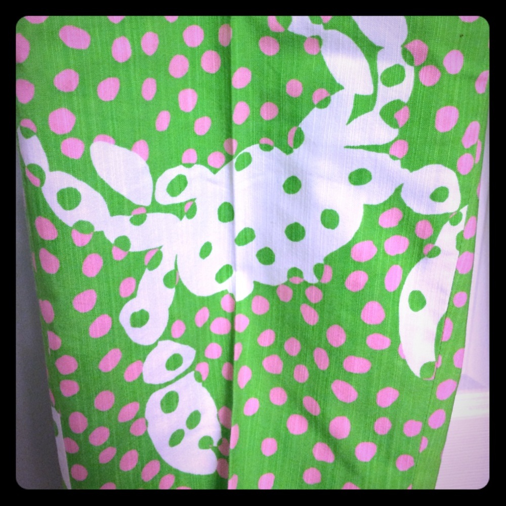 Lilly Pulitzer Pink and Green Capris with Crabs